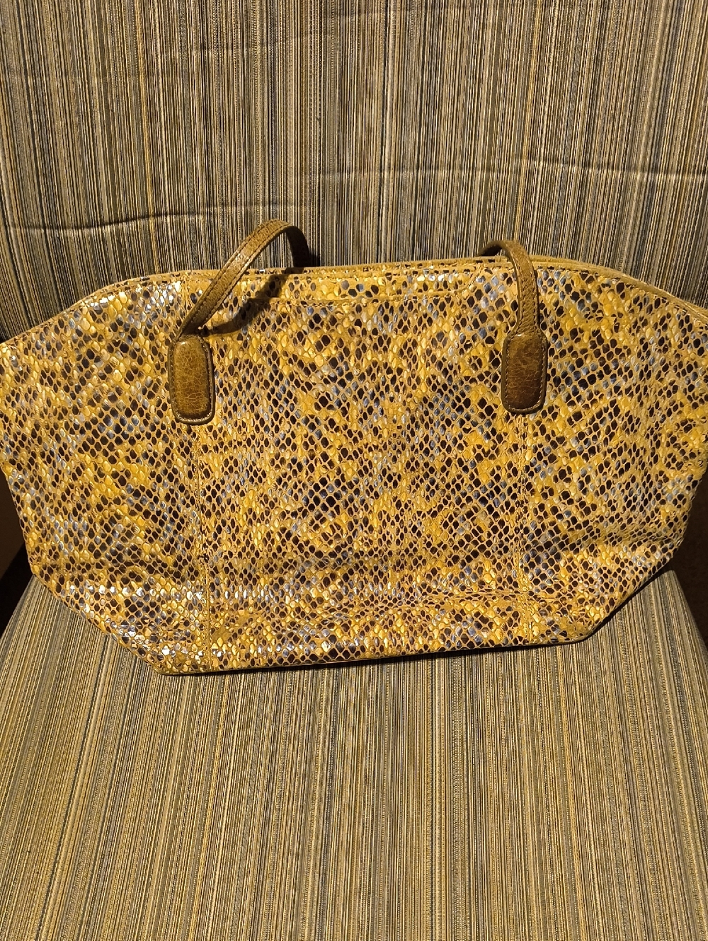 Hobo International Snakeprint Bag